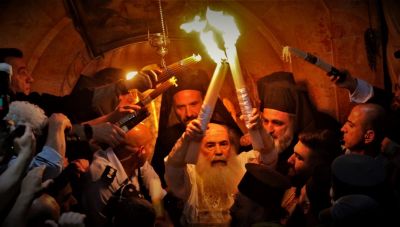 «Άγιο Φως: Το ζωντανό θαύμα της Ορθοδοξίας που συγκλονίζει τον κόσμο»