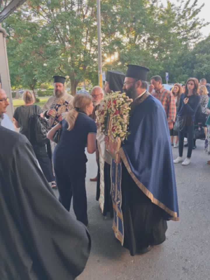 Με πίστη και συγκίνηση η Ιερά Πανήγυρις του Αγίου Θεράποντος στο νοσοκομείο «Άγιος Ανδρέας»