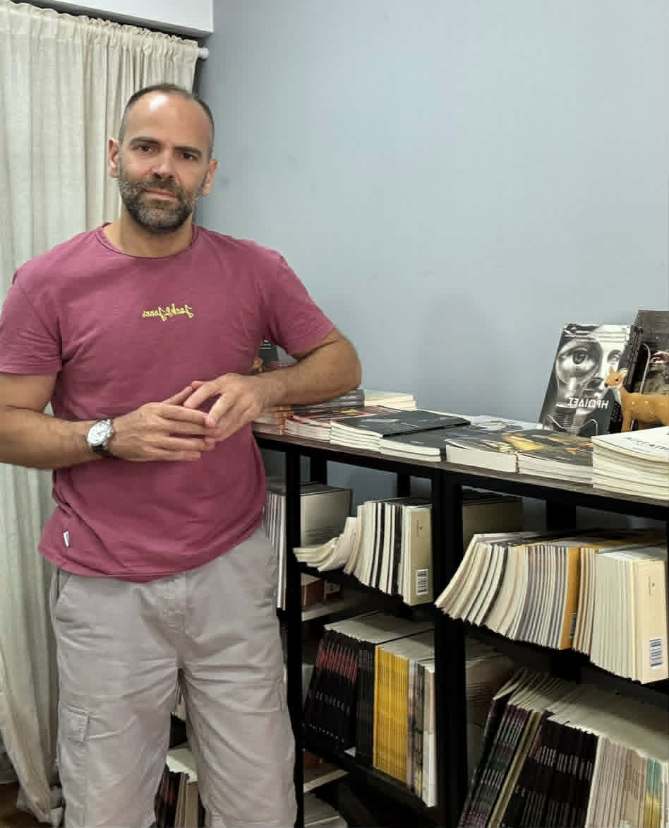 Πάνος Αντωνόπουλος εκδότης “Συρτάρι” η διαδρομή προς τη λογοτεχνία ως πράξη ελευθερίας