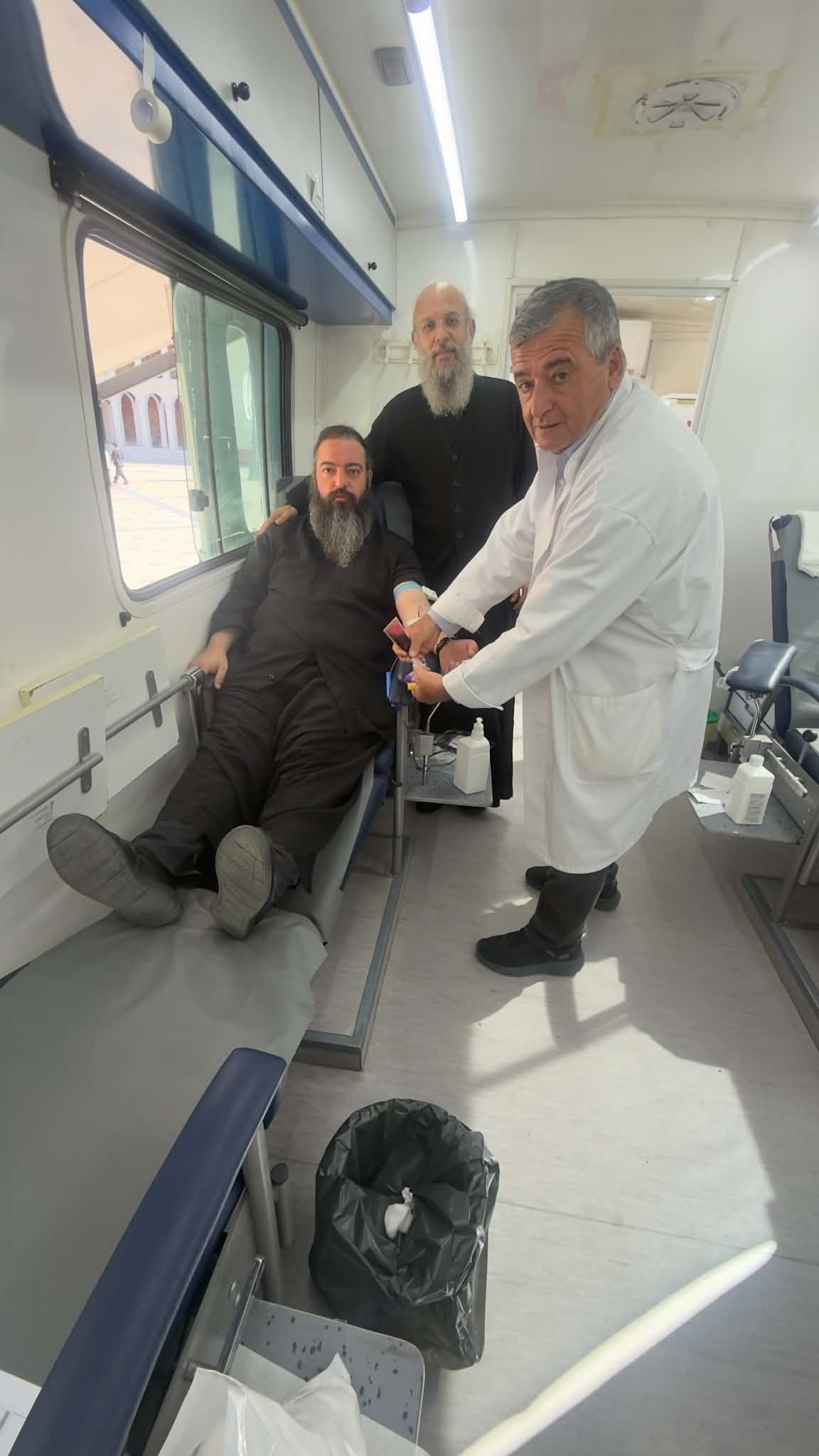 Μήνυμα ζωής από την καρδιά της Πάτρας – Συγκινητική η ανταπόκριση στην εθελοντική αιμοδοσία της Ιεράς Μητροπόλεως Πατρών