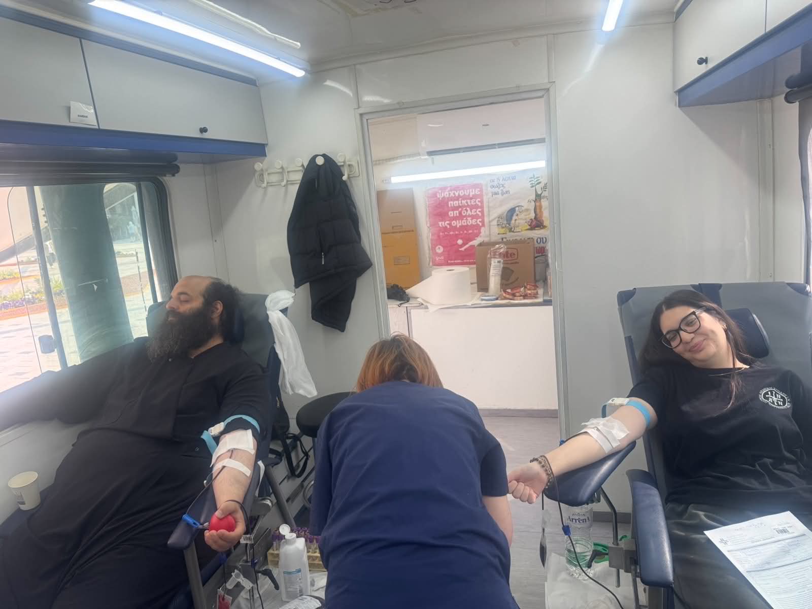 Μήνυμα ζωής από την καρδιά της Πάτρας – Συγκινητική η ανταπόκριση στην εθελοντική αιμοδοσία της Ιεράς Μητροπόλεως Πατρών