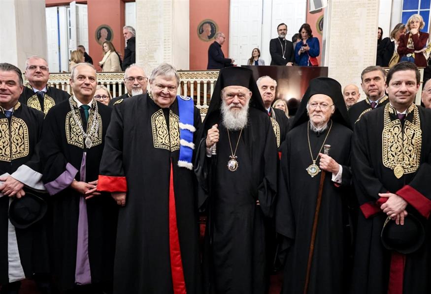 Πλήθος πολιτικών προσώπων στην τιμητική βραδιά για τον Ευάγγελο Βενιζέλο