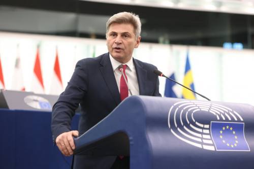Γραπτή ερώτηση του Νικόλα Φαραντούρη στην Κομισιόν για την επίσκεψη του Επιτρόπου McGrath στην Ελλάδα