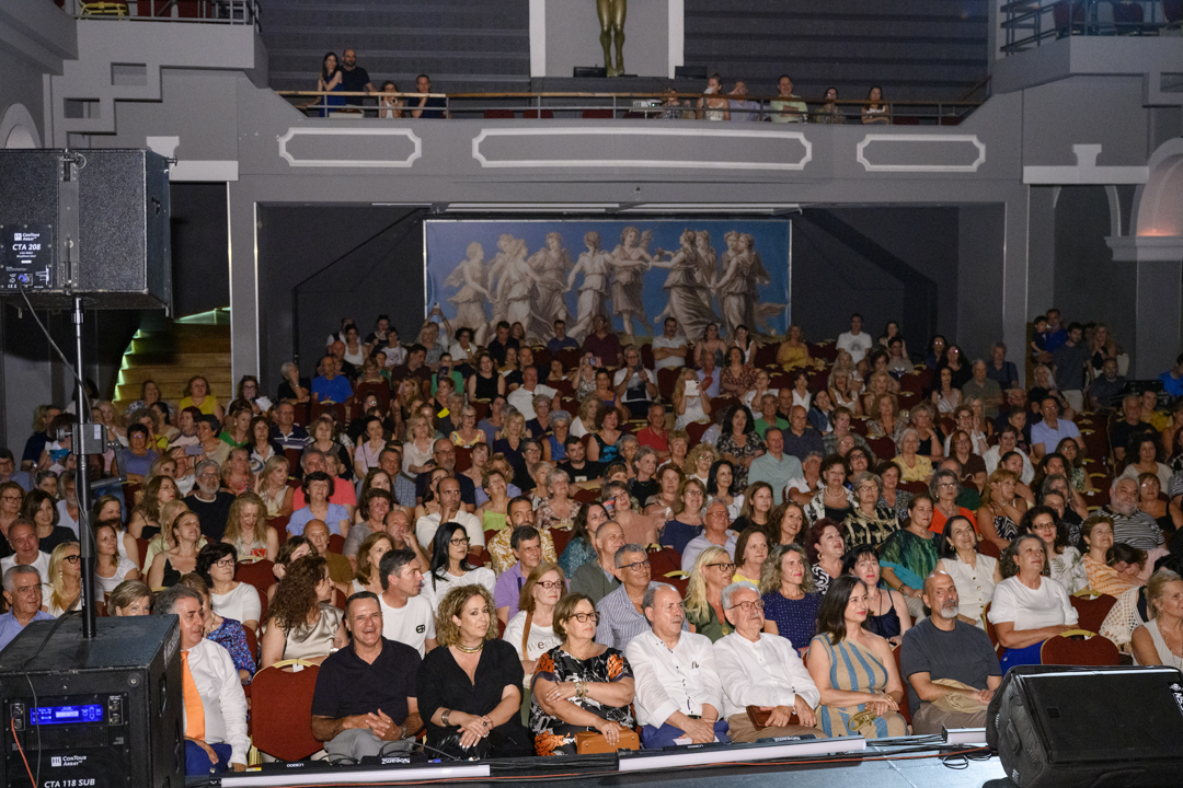 Το Πατρινόραμα τίμησε τον Γιάννη Σπανό – Μια βραδιά υψηλής αισθητικής που κέρδισε τις καρδιές του κοινού