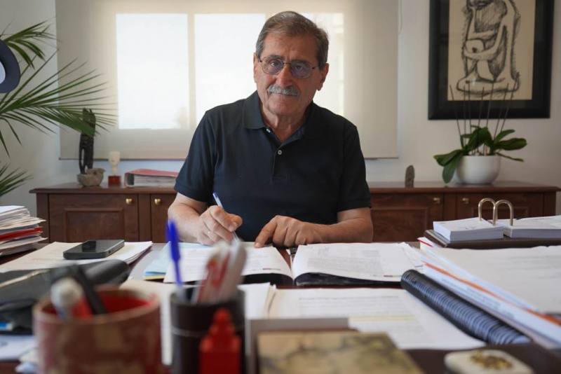 Ο Δήμαρχος Πατρέων Κώστας Πελετίδης υπέγραψε τη σύμβαση για το έργο ανάπλασης της Πλατείας Γεωργίου