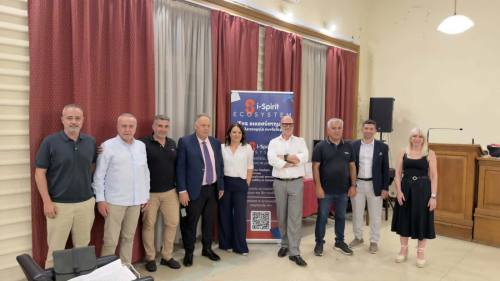 Με ιδιαίτερο ενδιαφέρον και μεγάλη συμμετοχή πραγματοποιήθηκε η ημερίδα για την Ηλεκτρονική Τιμολόγηση και την Ψηφιακή Διακίνηση στον Εμπορικό & Εισαγωγικό Σύλλογο Πατρών