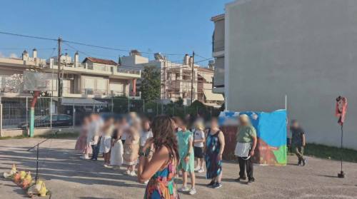 Το απόγευμα της Τετάρτης 3 Ιουνίου, το ΚΔΑΠΑμεΑ  «ΚΟΜΑΙΘΩ» παρουσίασε μια όμορφη θεατρική παράσταση, την «Ειρήνη» του Αριστοφάνη, με τη συμμετοχή του 62ου και του 59ου Δημοτικού Σχολείου Πατρών