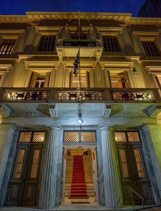 Ο ιστορικός Φιλολογικός Σύλλογος Παρνασσός τίμησε τον Πατρινό ποιητή και κριτικό λογοτεχνίας Σωτήρη Νικολακόπουλο
