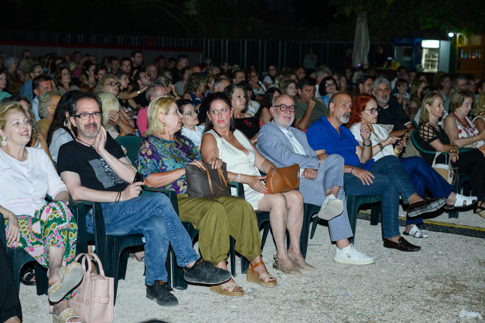Βασίλης Λέκκας: Μια βραδιά γεμάτη Φώς – Η μουσική έγινε δύναμη προσφοράς και ελπίδας.