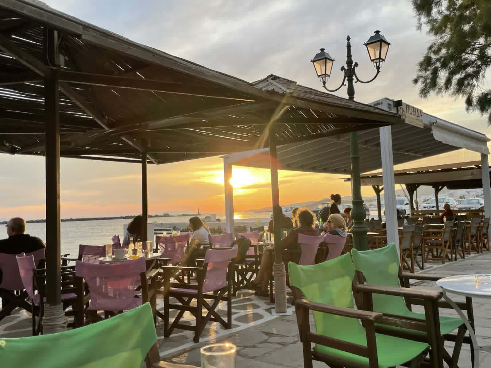Τα δύο πρόσωπα του Αιγαίου: Η Τήνος της τέχνης και η Μύκονος της πίστης που ελάχιστοι γνωρίζουν