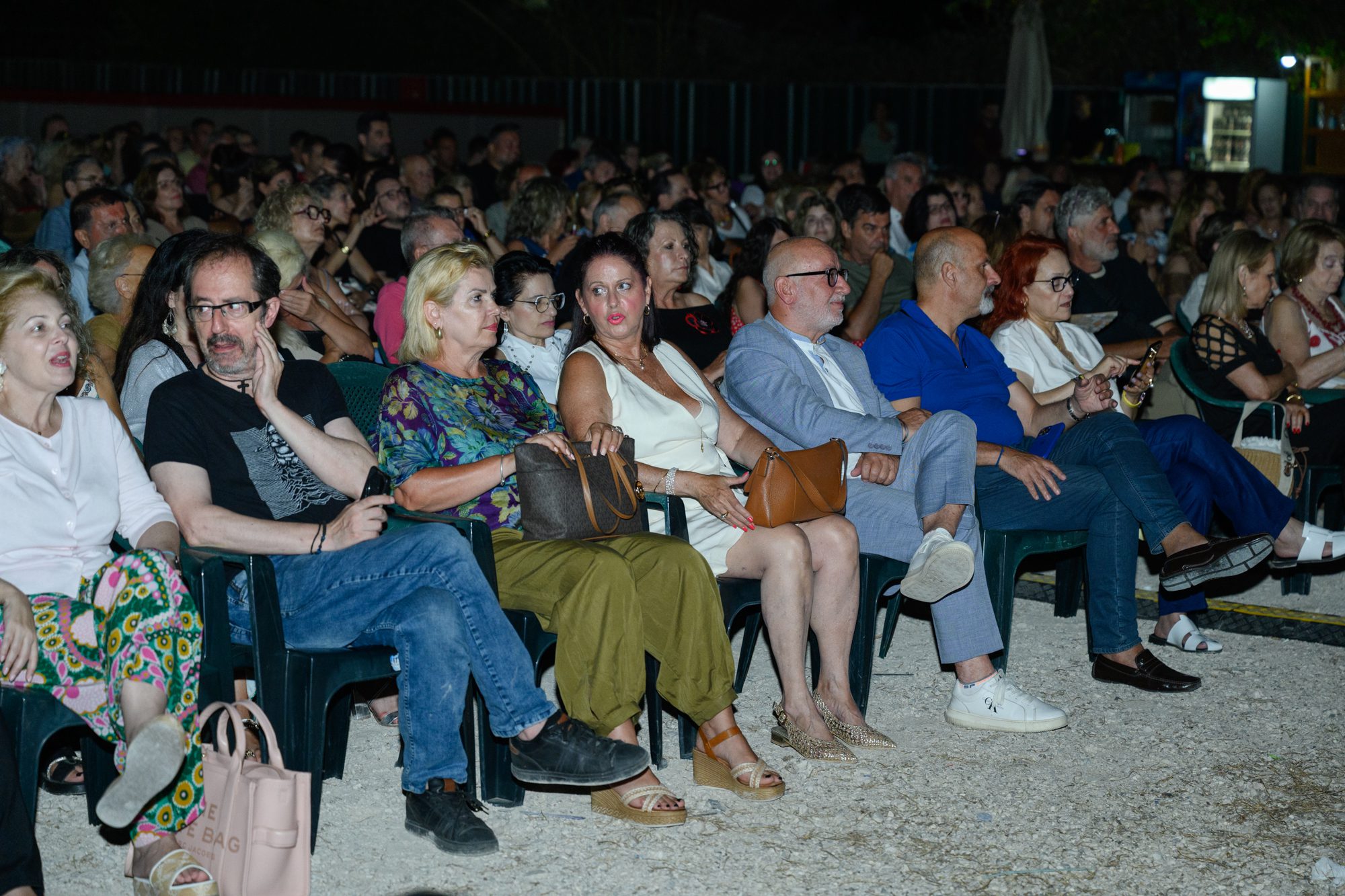 Βασίλης Λέκκας: Μια βραδιά γεμάτη Φώς – Η μουσική έγινε δύναμη προσφοράς και ελπίδας.
