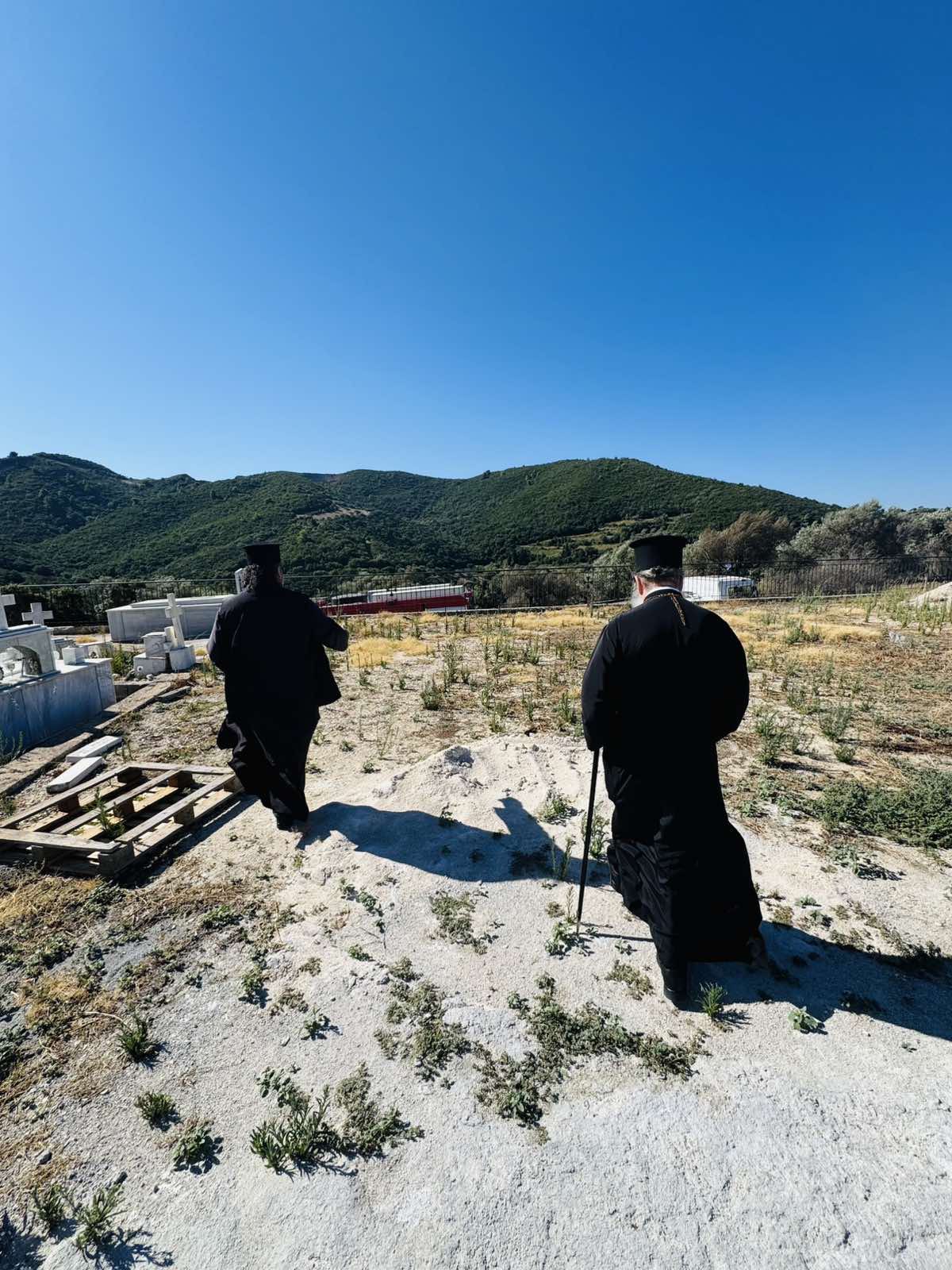 Σεβασμιώτατος Μητροπολίτης Πατρῶν κκ Χρυσόστομος: «Εὐχαριστοῦμε εὐγνωμόνως τούς Πυροσβέστες…».