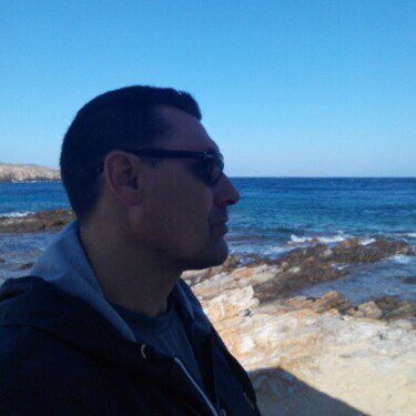 Σωκράτης Ευγενίδης: Όταν το φως γίνεται τέχνη και η επιστροφή ένα νέο ταξίδι