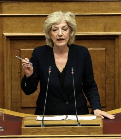 Η Σία Αναγνωστοπούλου φέρνει στη Βουλή το κρίσιμο ζήτημα του ΕΑΠ