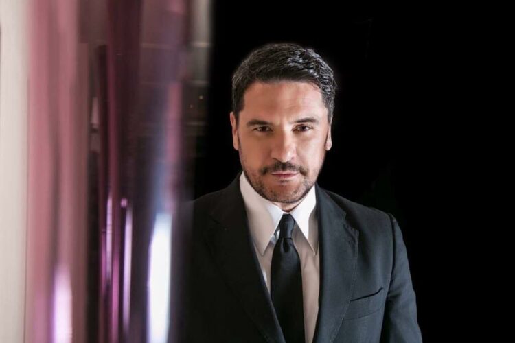 Ευάγγελος Γιαμούρης, ο Έλληνας τενόρος  που κάνει τη μουσική, γέφυρα του κόσμου μιλάει στο «π»