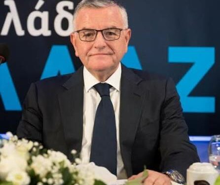 Ένας ισοπεδωτικός αφορισμός  από μια νεόκοπη της πολιτικής  Του Αντώνη Κουνάβη