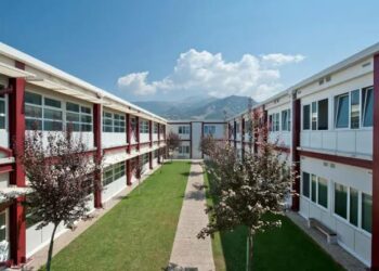 ΕΑΠ, ομόφωνο μέτωπο της Περιφέρειας, ο Φαρμάκης μπροστά με τους εργαζόμενους στη Ζαχαράκη