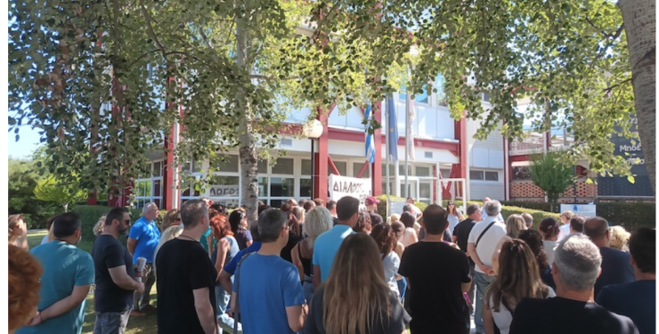 Τους χρωστούν δύο μισθούς – Στα δικαστήρια οι εργαζόμενοι του ΕΑΠ για τα δεδουλευμένα τους