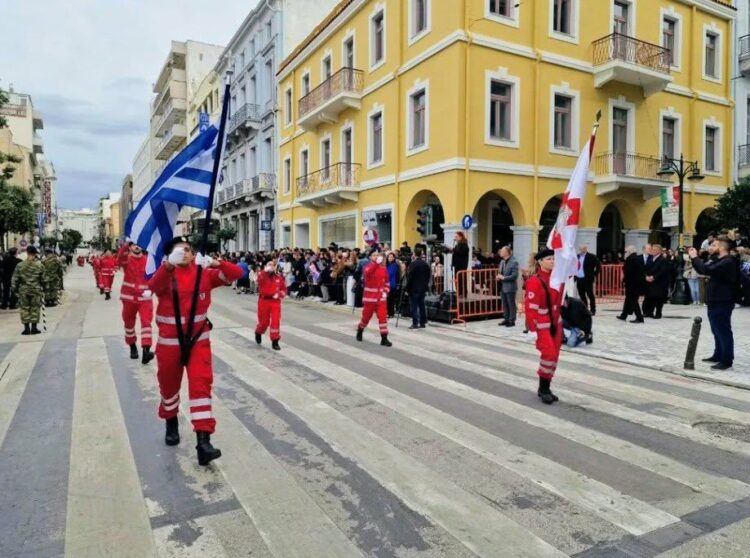 Με διασωστικά ποδήλατα, ομάδες διάσωσης και ταχύπλοες λέμβους παρέλασε ο Ελληνικός Ερυθρός Σταυρός